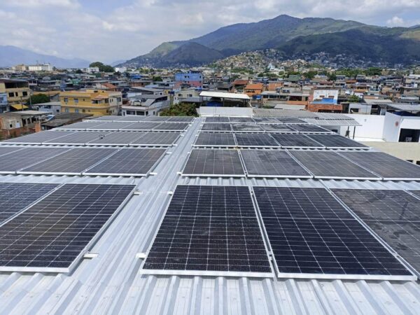 Inversor tradicional – Potência: 25 kWp