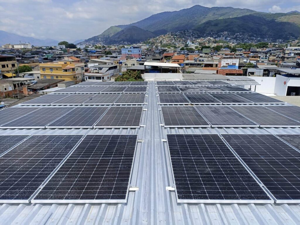 Inversor tradicional – Potência: 25 kWp